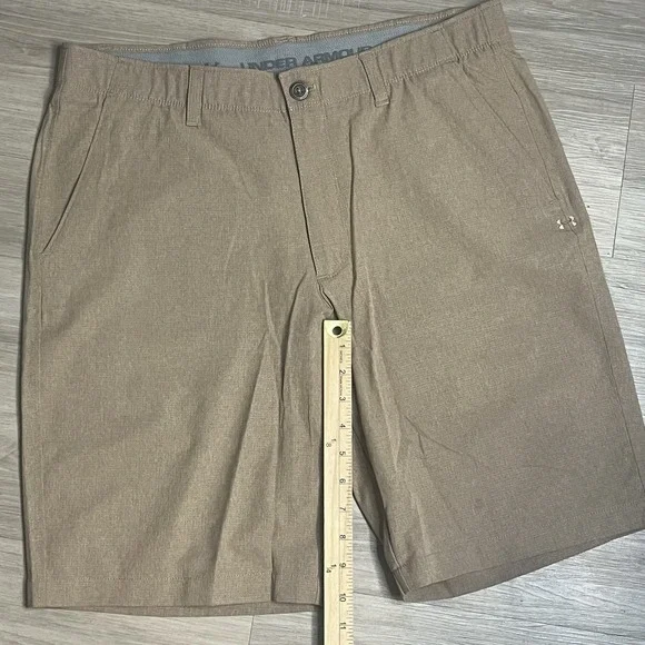 Under Armour UA Match Play Showdown Vented Golf Shorts Beige Mens 36 Performance - Picture 7 of 8